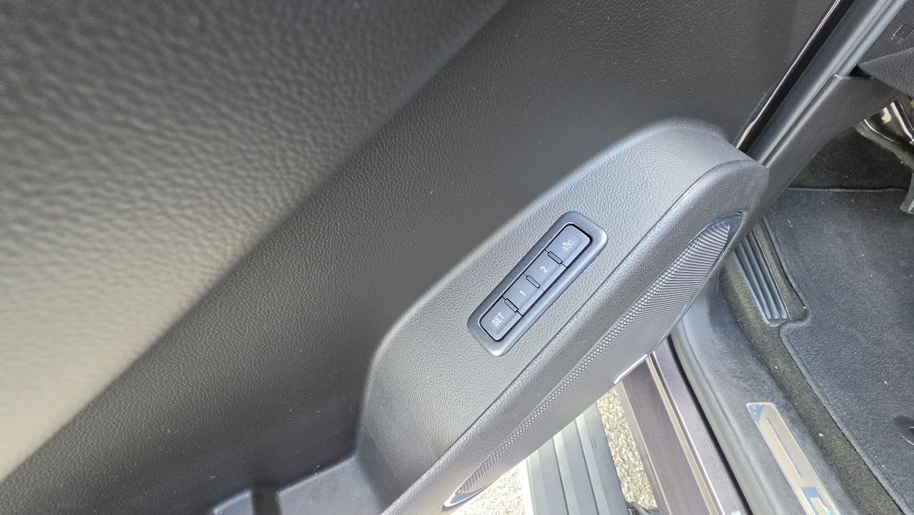 GMC Yukon Denali 4WD 2017