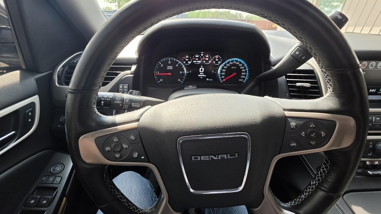 GMC Yukon Denali 4WD 2017