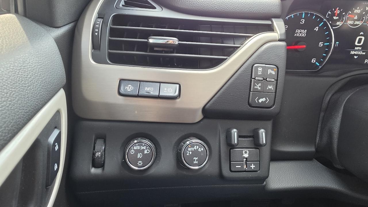 GMC Yukon Denali 4WD 2017