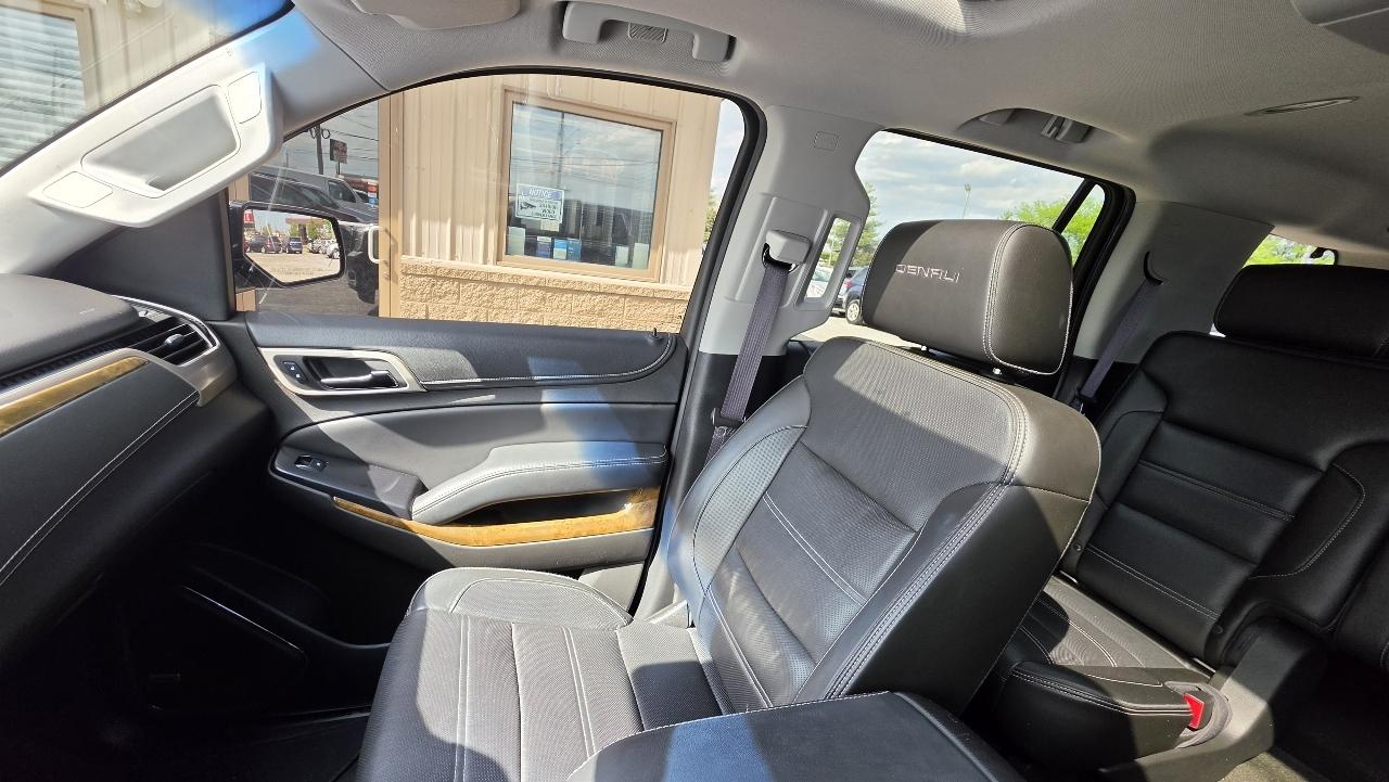 GMC Yukon Denali 4WD 2017