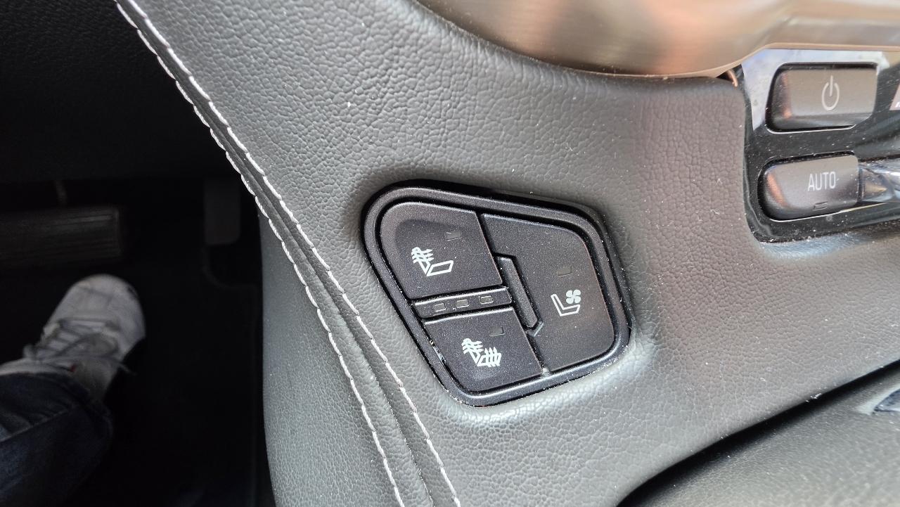 GMC Yukon Denali 4WD 2017