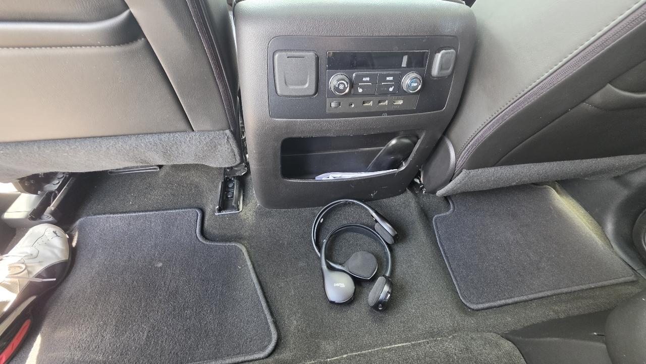 GMC Yukon Denali 4WD 2017