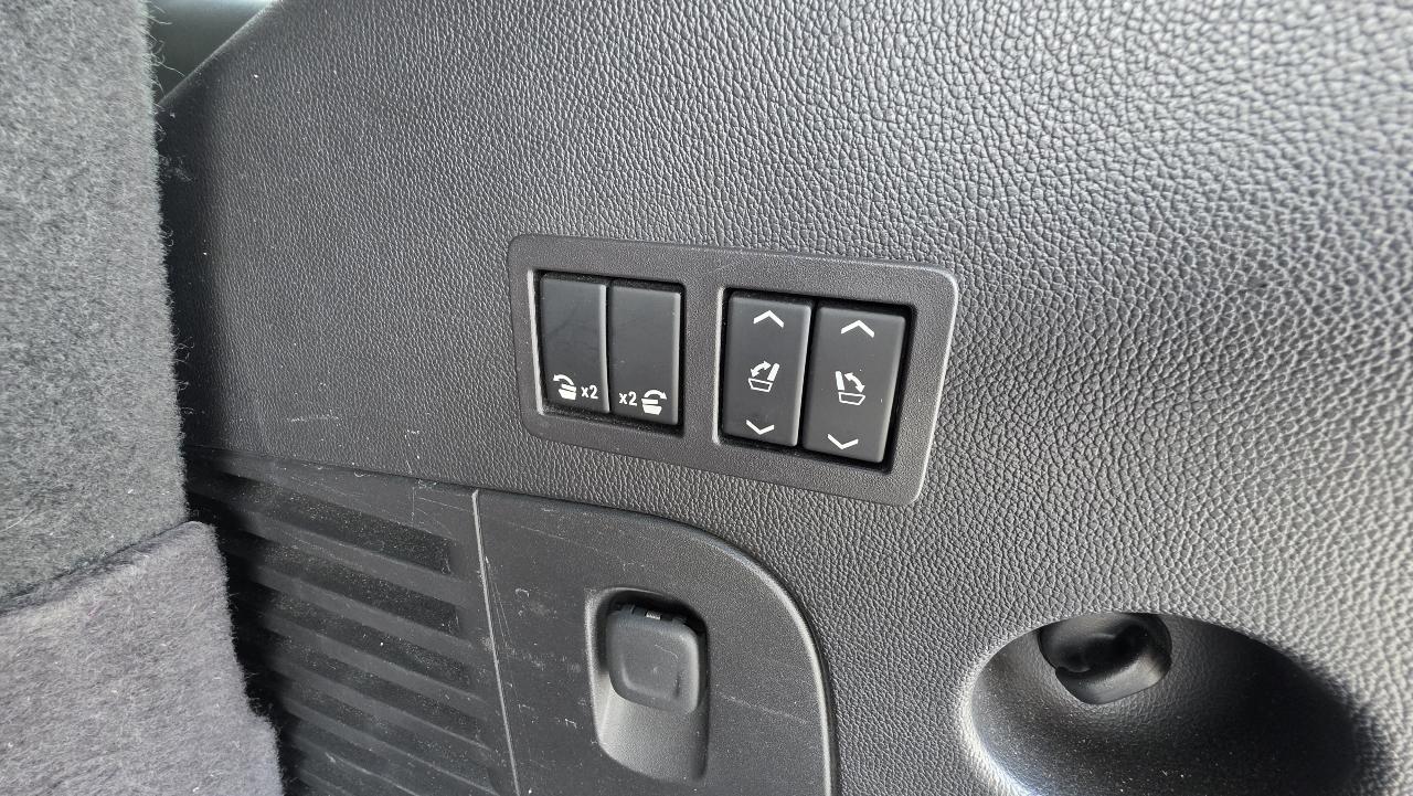 GMC Yukon Denali 4WD 2017