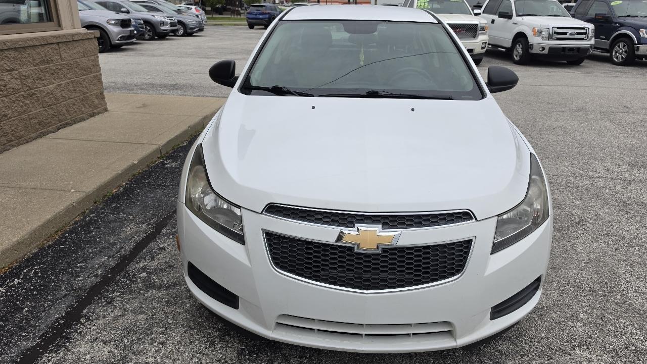 Chevrolet Cruze LS Auto 2013