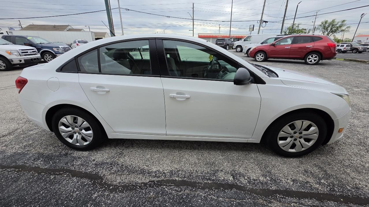 Chevrolet Cruze LS Auto 2013