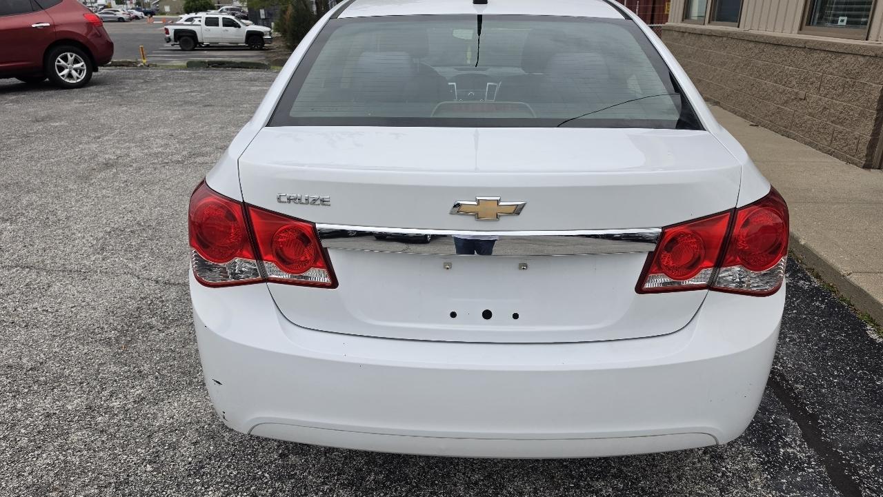 Chevrolet Cruze LS Auto 2013