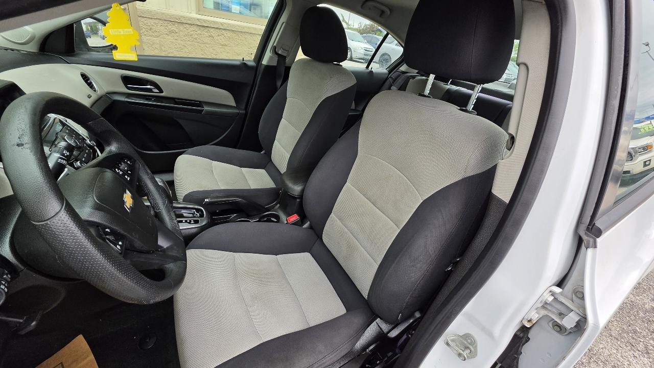 Chevrolet Cruze LS Auto 2013