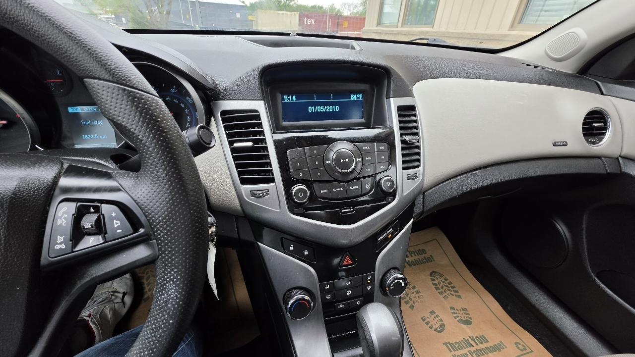 Chevrolet Cruze LS Auto 2013