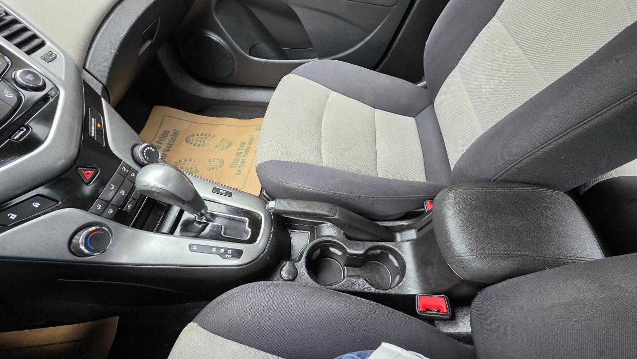 Chevrolet Cruze LS Auto 2013