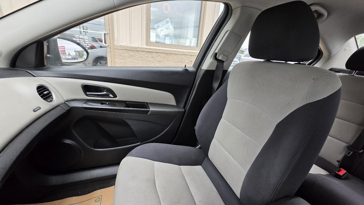 Chevrolet Cruze LS Auto 2013
