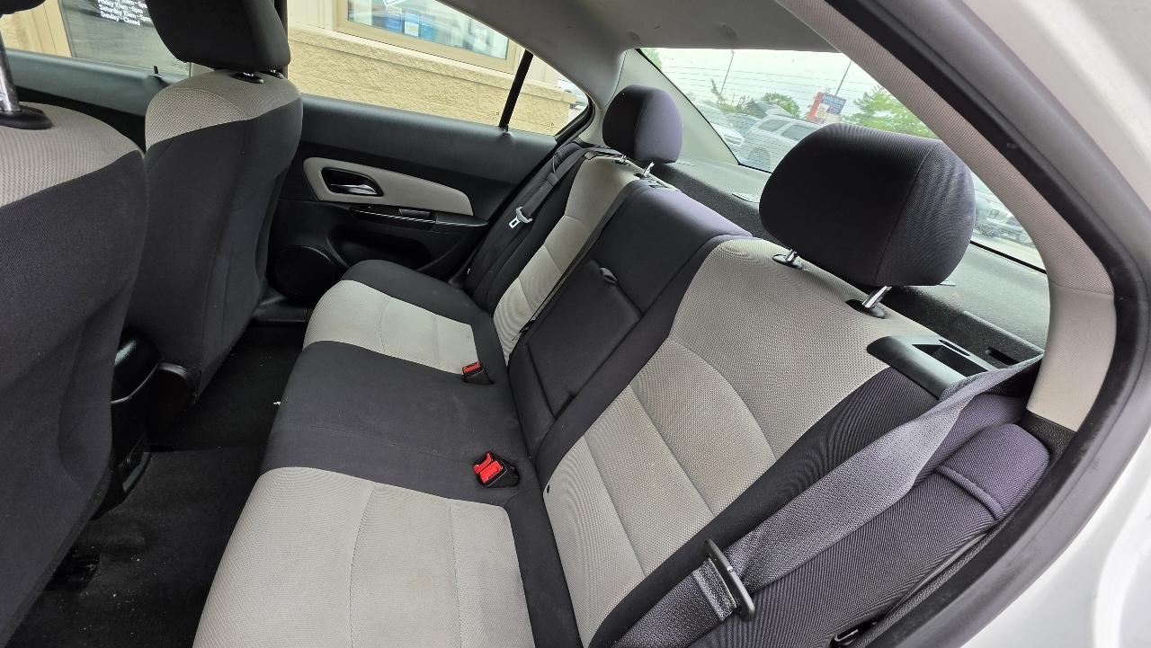 Chevrolet Cruze LS Auto 2013
