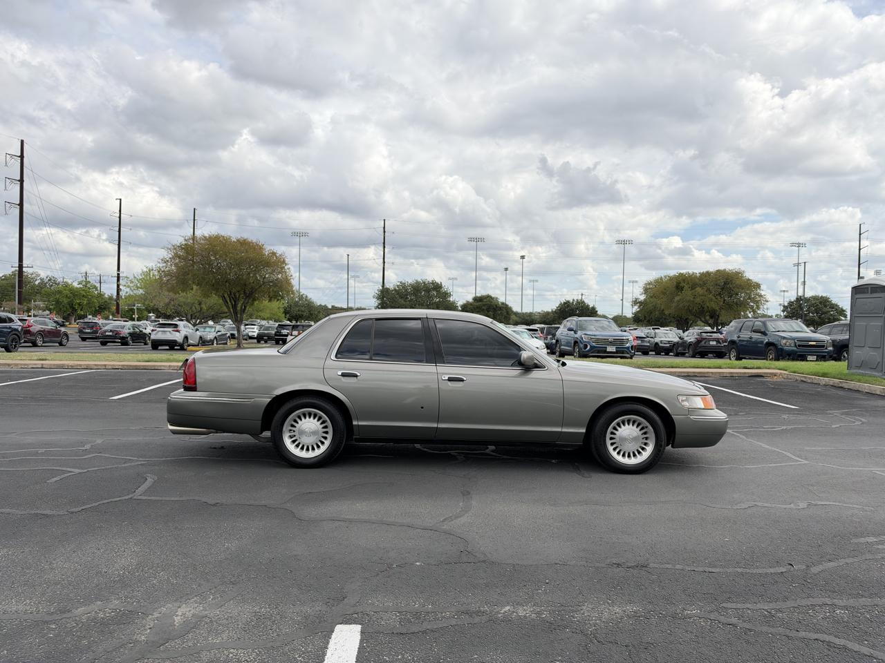 Mercury Grand Marquis 4dr Sdn LS 2000