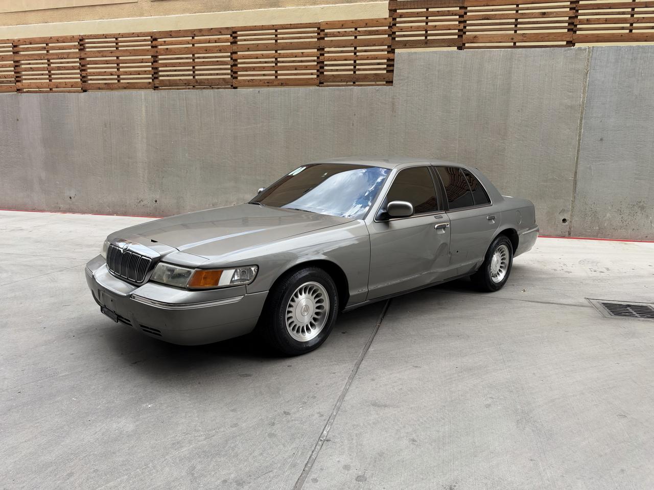 Mercury Grand Marquis 4dr Sdn LS 2000