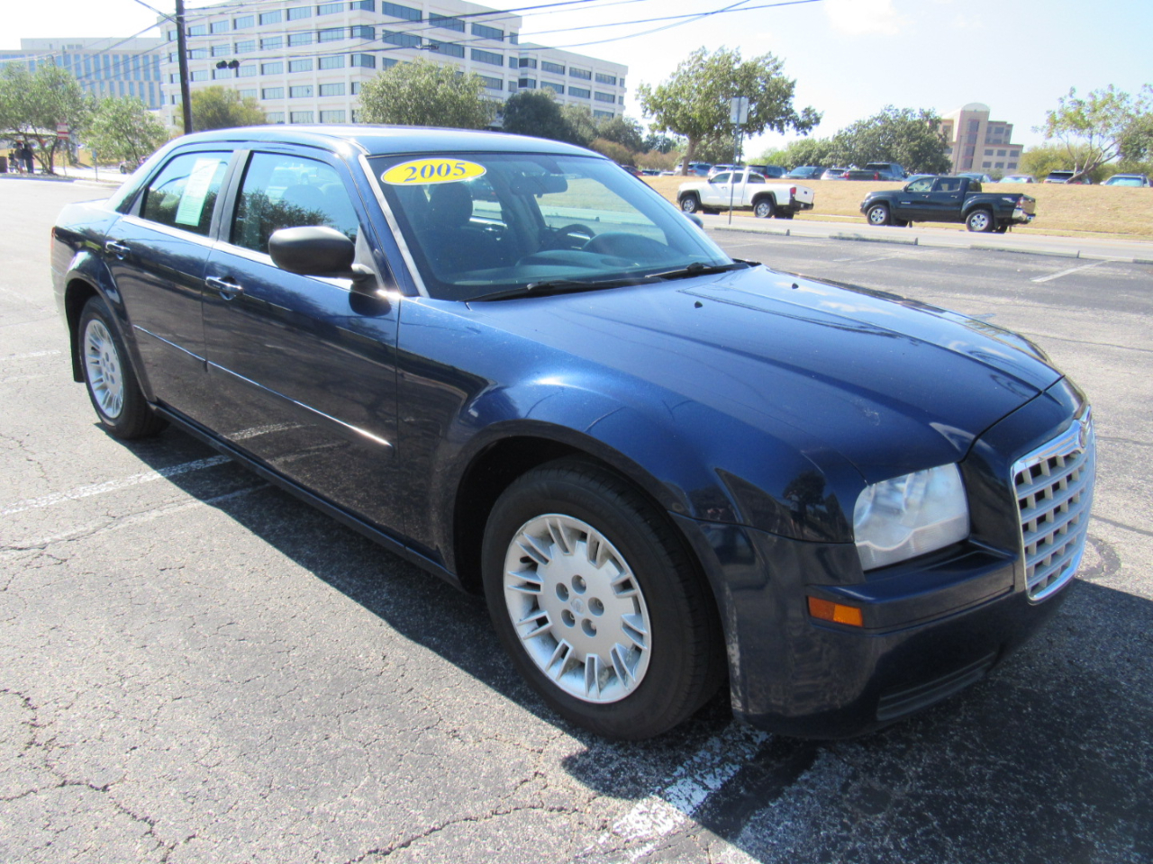 Chrysler 300 4dr Sdn 300 *Ltd Avail* 2005 Chrysler 300 4dr Sdn 300 *Ltd Avail* 2005
