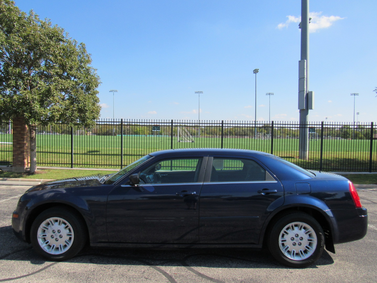 Chrysler 300 4dr Sdn 300 *Ltd Avail* 2005 Chrysler 300 4dr Sdn 300 *Ltd Avail* 2005