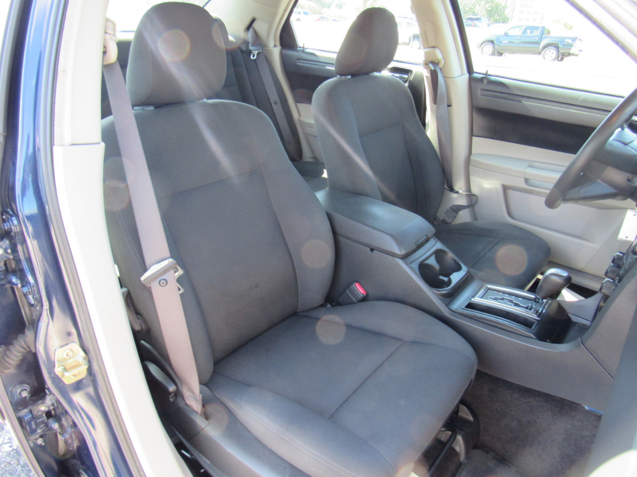 Chrysler 300 4dr Sdn 300 *Ltd Avail* 2005 Chrysler 300 4dr Sdn 300 *Ltd Avail* 2005