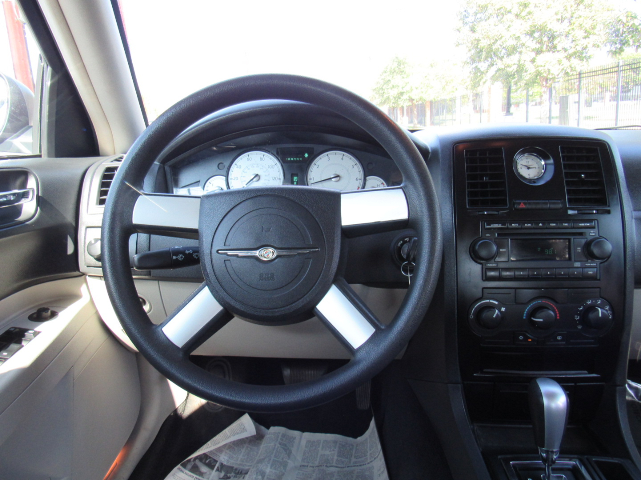 Chrysler 300 4dr Sdn 300 *Ltd Avail* 2005 Chrysler 300 4dr Sdn 300 *Ltd Avail* 2005