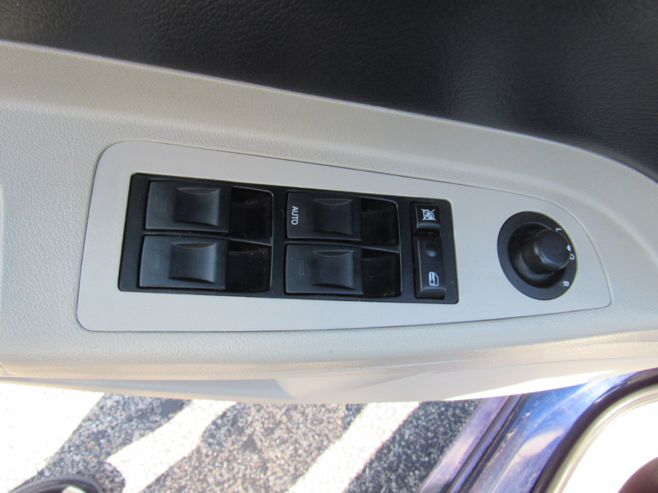 Chrysler 300 4dr Sdn 300 *Ltd Avail* 2005 Chrysler 300 4dr Sdn 300 *Ltd Avail* 2005