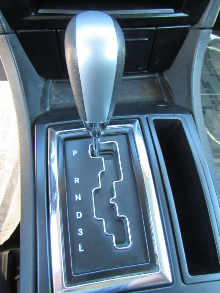 Chrysler 300 4dr Sdn 300 *Ltd Avail* 2005 Chrysler 300 4dr Sdn 300 *Ltd Avail* 2005