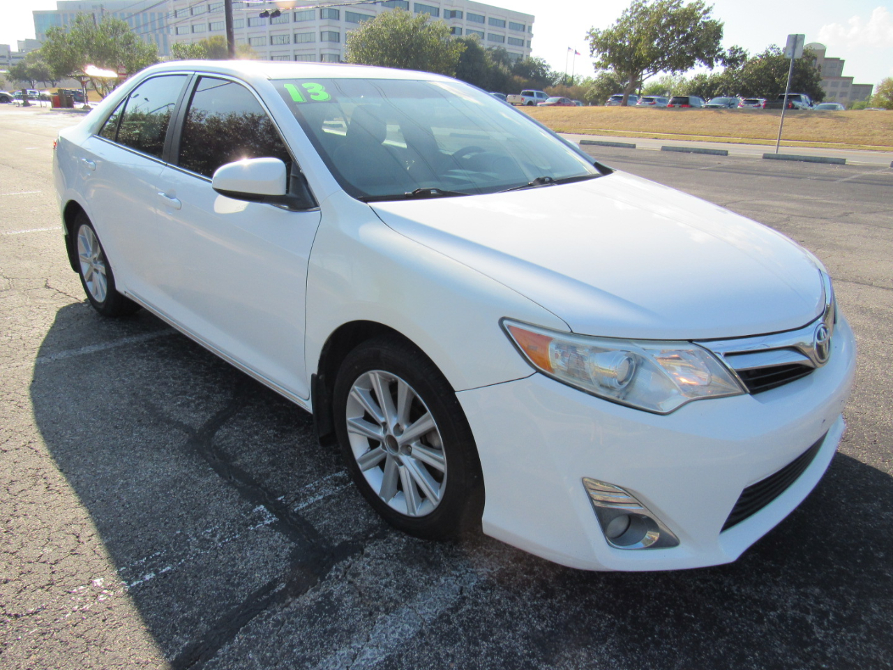 Toyota Camry 4dr Sdn I4 Auto XLE (Natl) 2013 Toyota Camry 4dr Sdn I4 Auto XLE (Natl) 2013
