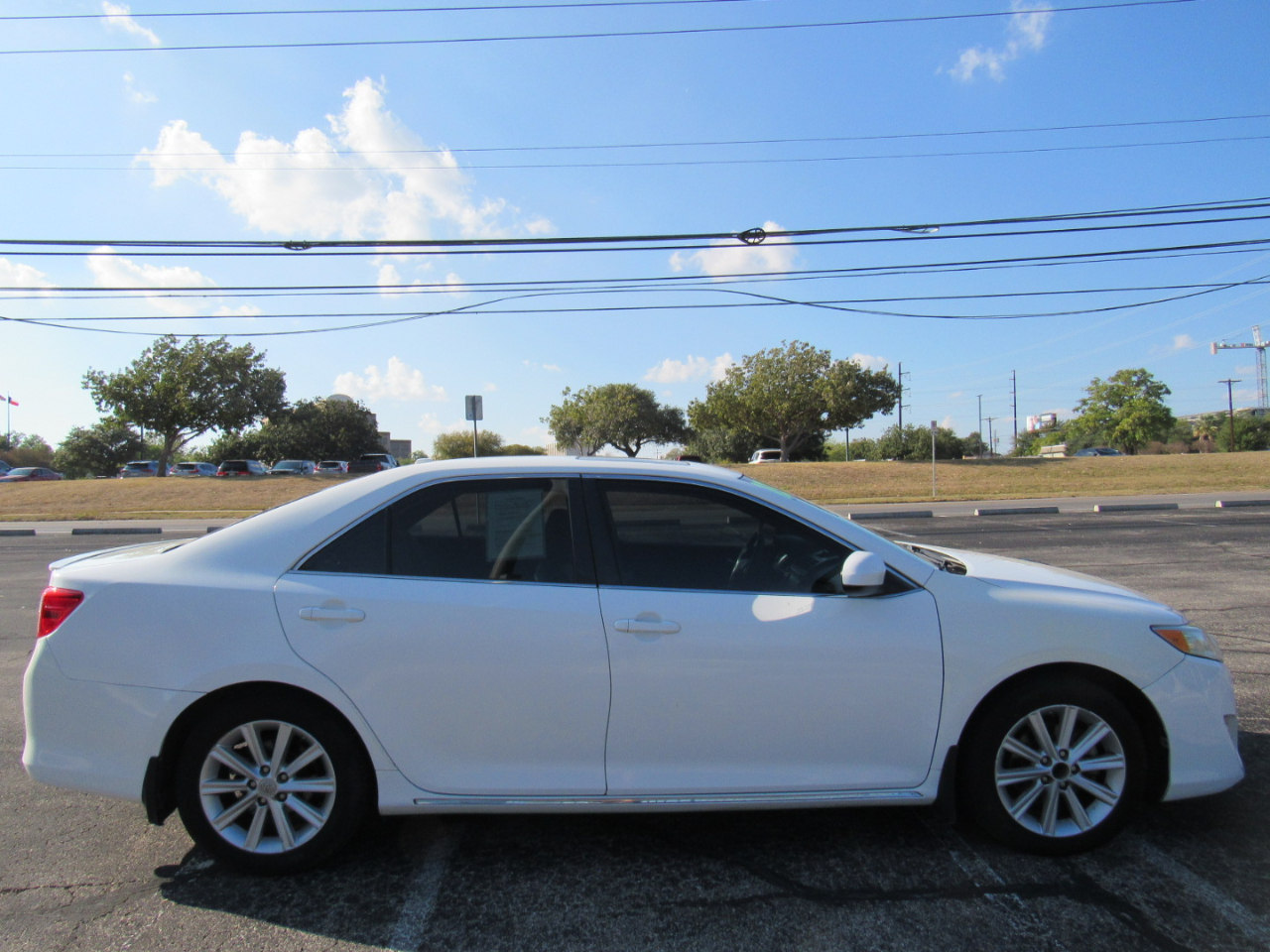 Toyota Camry 4dr Sdn I4 Auto XLE (Natl) 2013 Toyota Camry 4dr Sdn I4 Auto XLE (Natl) 2013