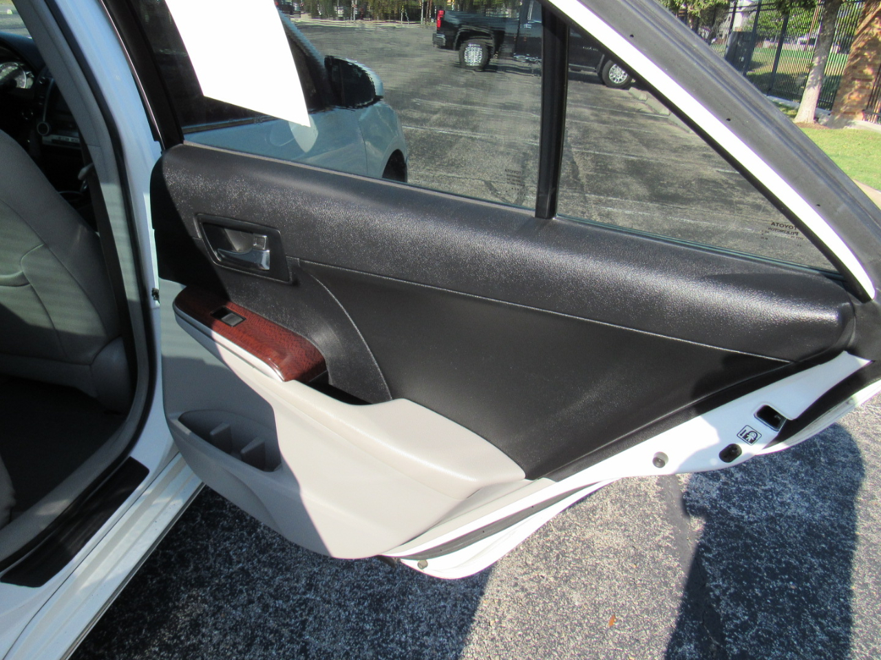 Toyota Camry 4dr Sdn I4 Auto XLE (Natl) 2013 Toyota Camry 4dr Sdn I4 Auto XLE (Natl) 2013