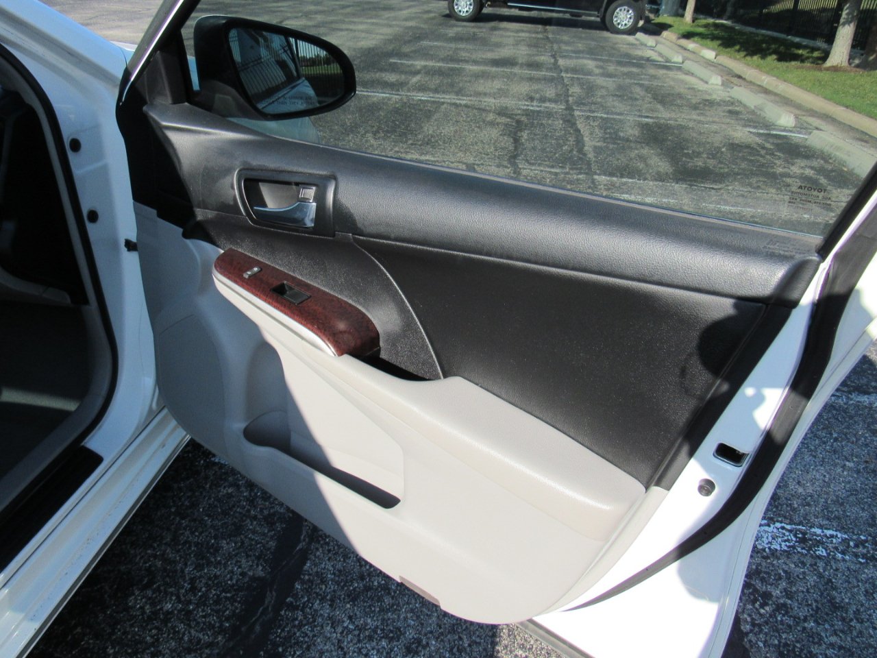 Toyota Camry 4dr Sdn I4 Auto XLE (Natl) 2013 Toyota Camry 4dr Sdn I4 Auto XLE (Natl) 2013