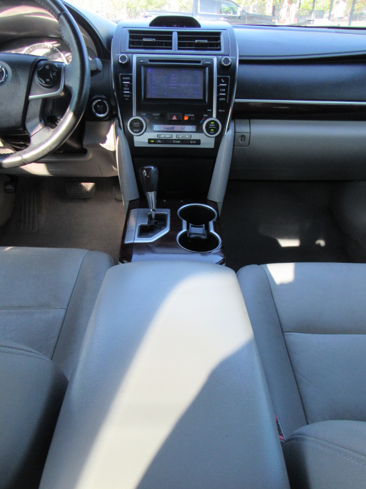 Toyota Camry 4dr Sdn I4 Auto XLE (Natl) 2013 Toyota Camry 4dr Sdn I4 Auto XLE (Natl) 2013