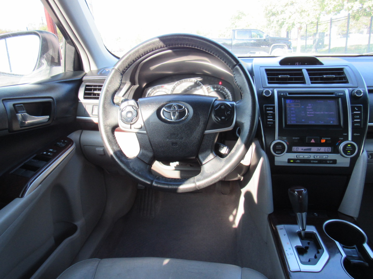 Toyota Camry 4dr Sdn I4 Auto XLE (Natl) 2013 Toyota Camry 4dr Sdn I4 Auto XLE (Natl) 2013