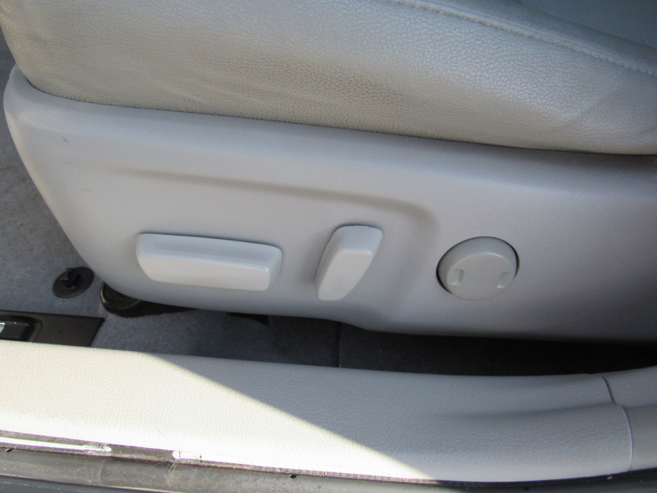 Toyota Camry 4dr Sdn I4 Auto XLE (Natl) 2013 Toyota Camry 4dr Sdn I4 Auto XLE (Natl) 2013