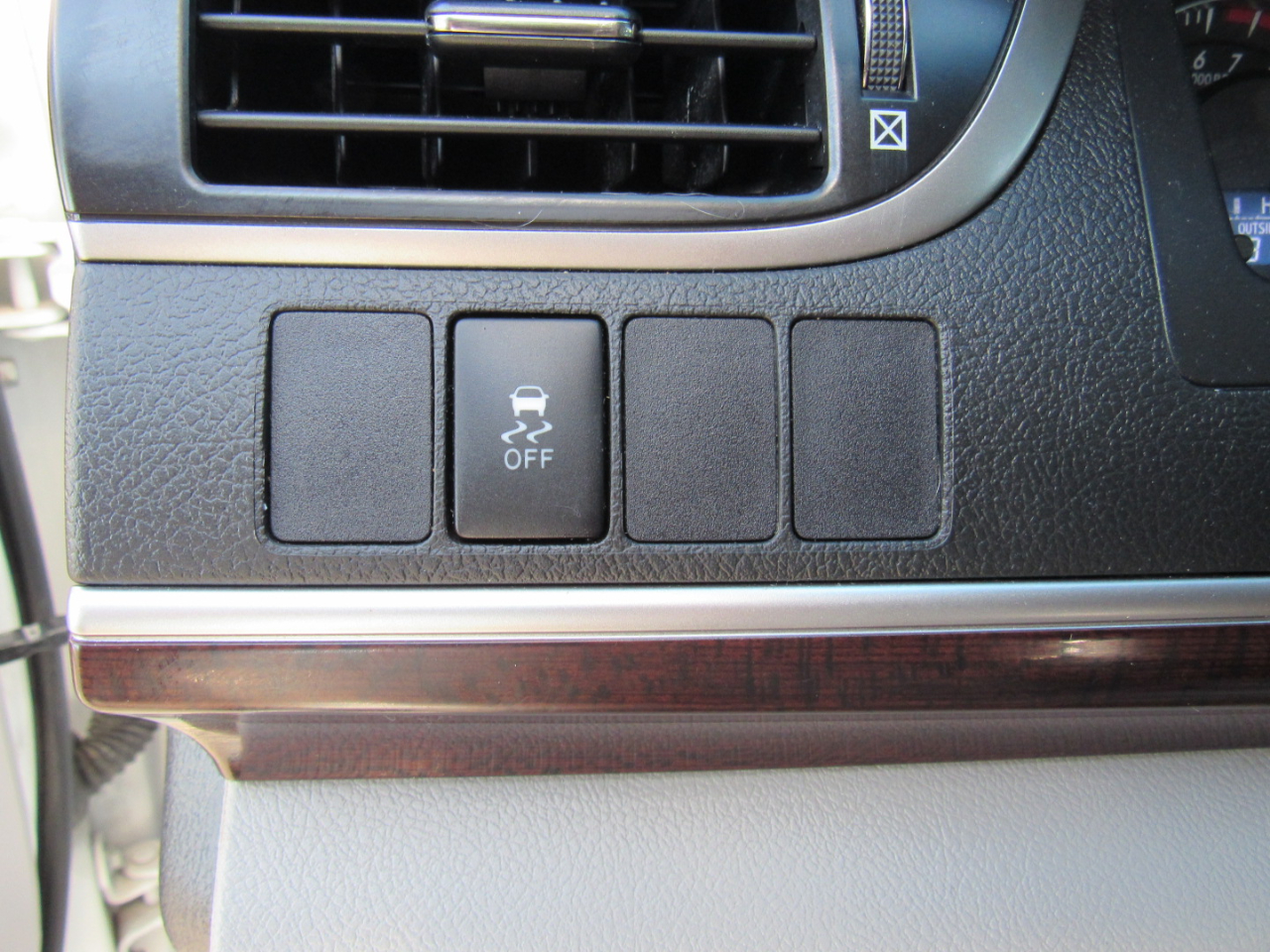 Toyota Camry 4dr Sdn I4 Auto XLE (Natl) 2013 Toyota Camry 4dr Sdn I4 Auto XLE (Natl) 2013