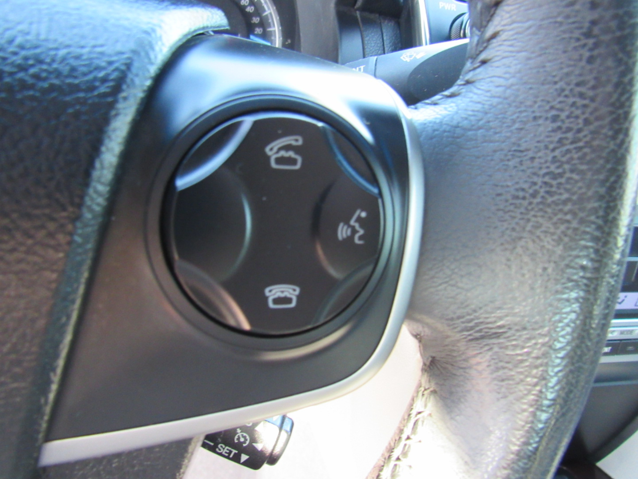 Toyota Camry 4dr Sdn I4 Auto XLE (Natl) 2013 Toyota Camry 4dr Sdn I4 Auto XLE (Natl) 2013