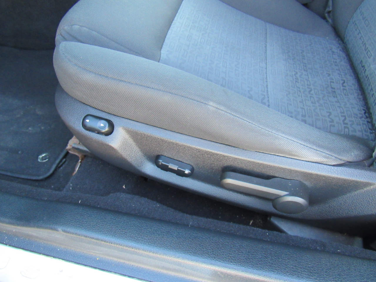 Ford Mustang 2dr Cpe Premium 2008 Ford Mustang 2dr Cpe Premium 2008