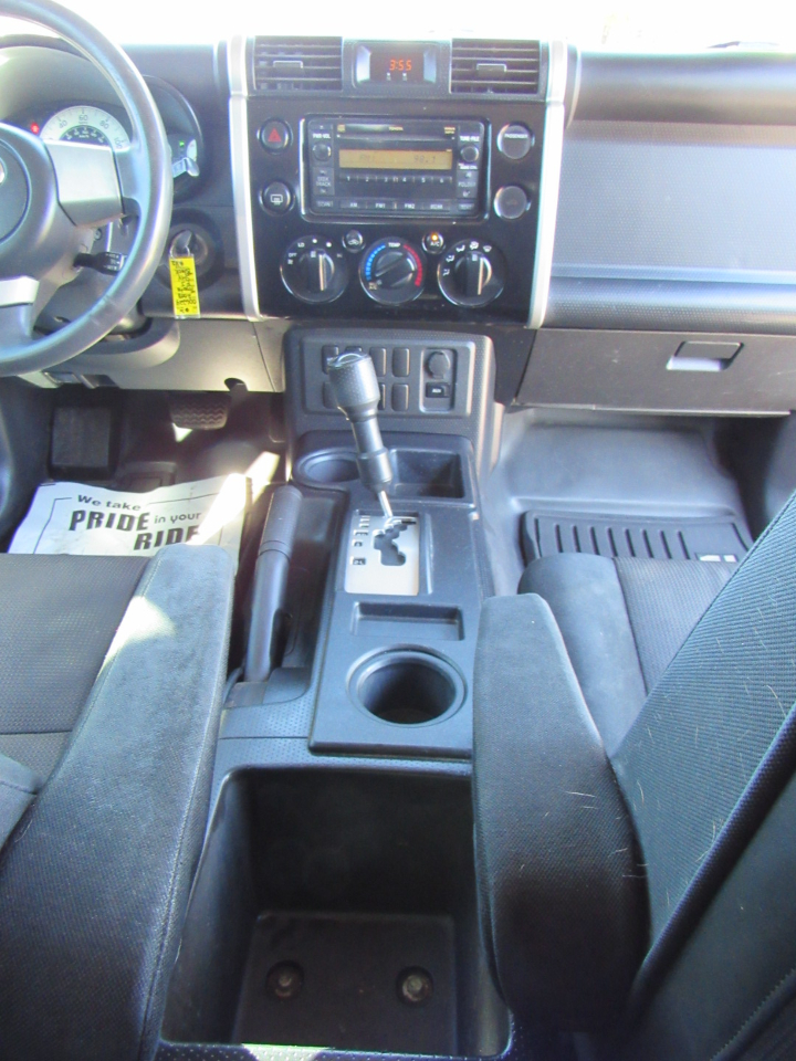 Toyota FJ Cruiser RWD 4dr Auto (Natl) 2008 Toyota FJ Cruiser RWD 4dr Auto (Natl) 2008