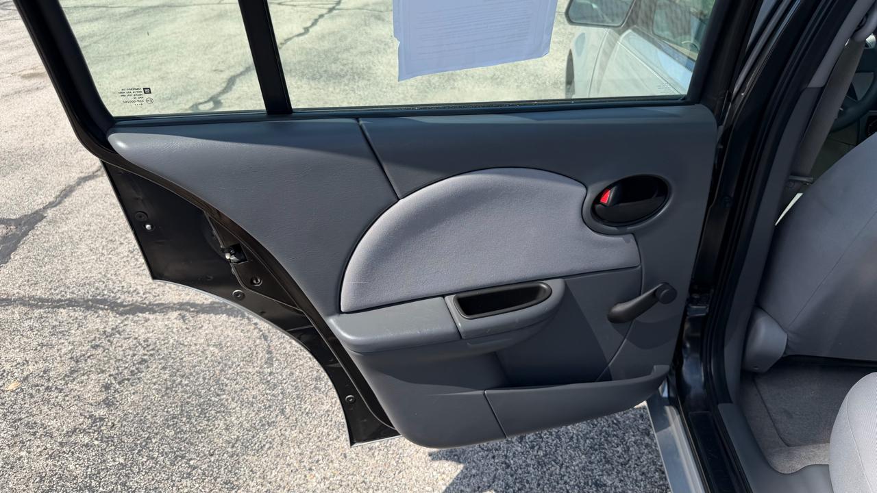 Saturn ION 4dr Sdn Auto ION 2 2007