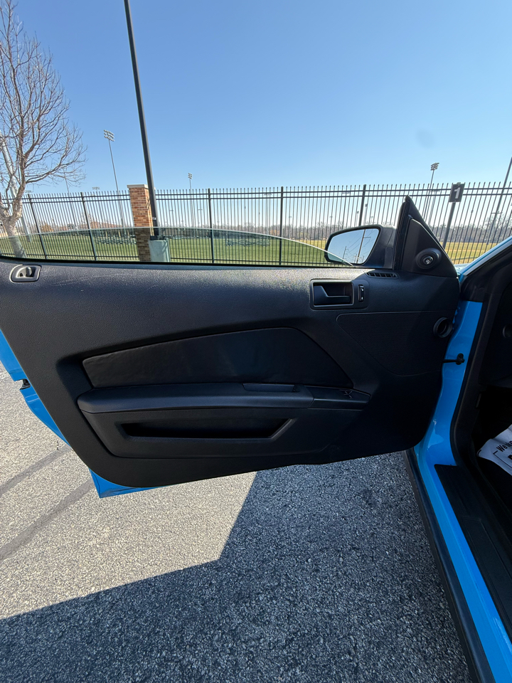 Ford Mustang 2dr Cpe V6 2010