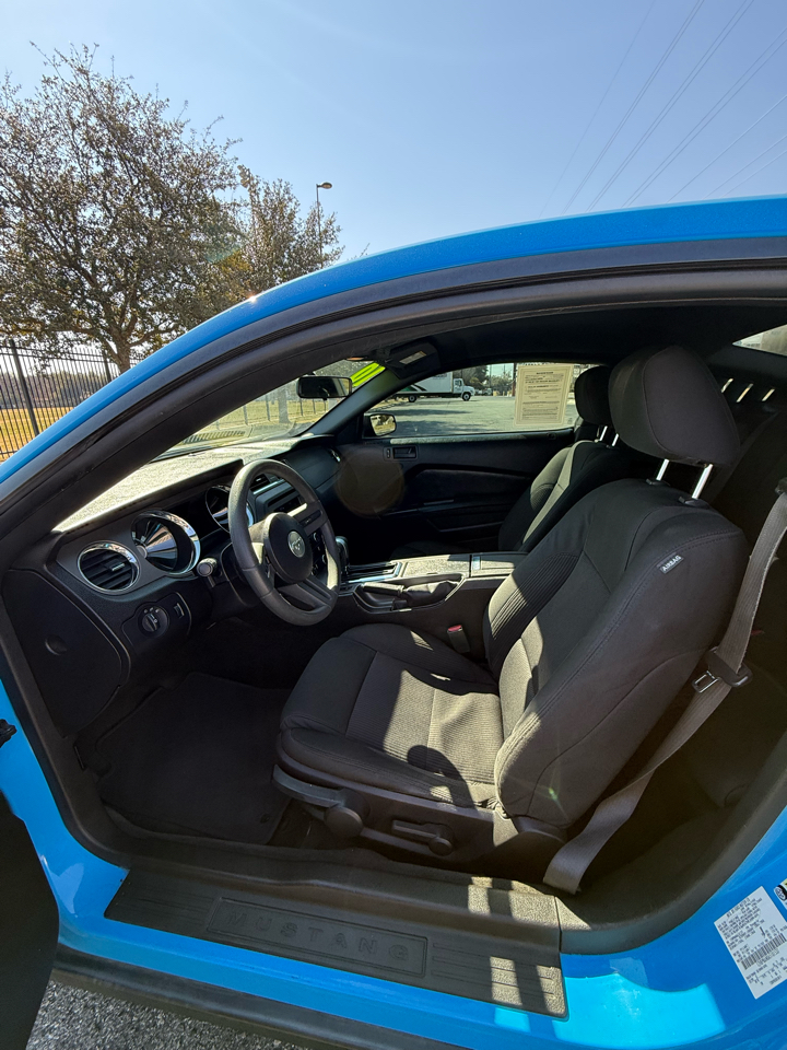 Ford Mustang 2dr Cpe V6 2010