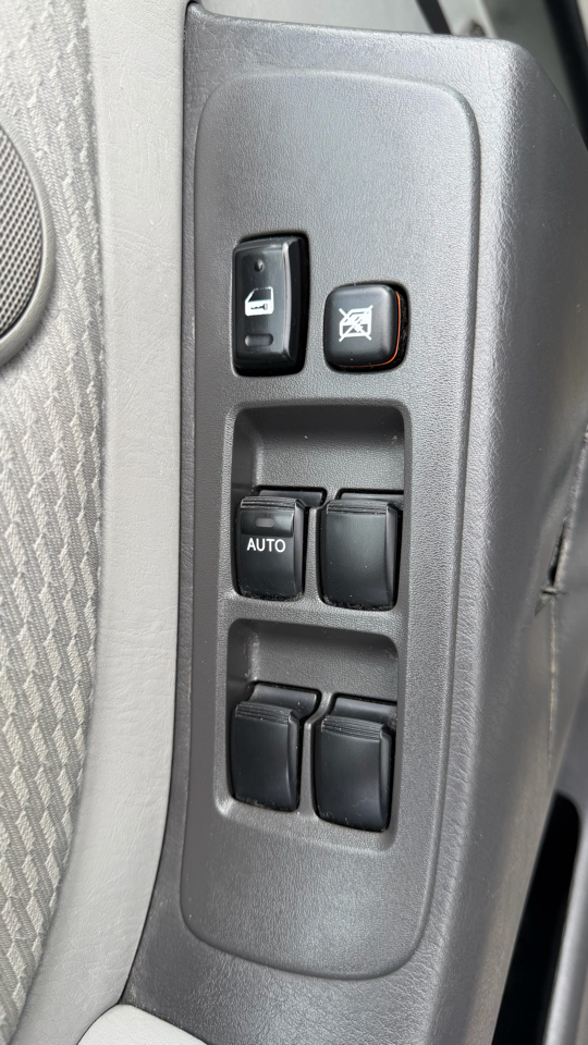 Toyota Highlander 4dr V6 (Natl) 2004