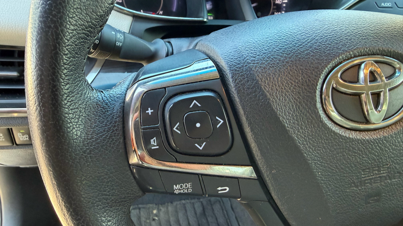 Toyota Avalon Hybrid 4dr Sdn XLE Premium (Natl) 2015