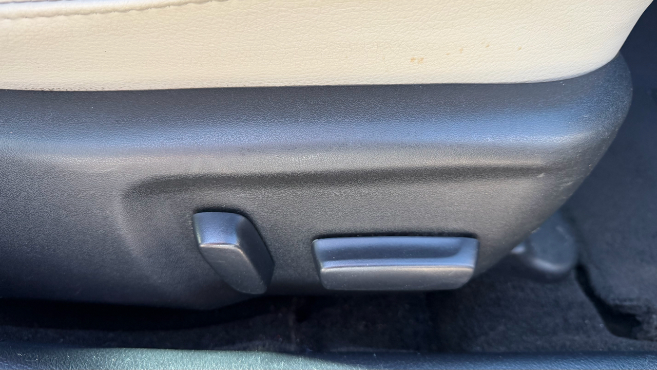 Toyota Avalon Hybrid 4dr Sdn XLE Premium (Natl) 2015