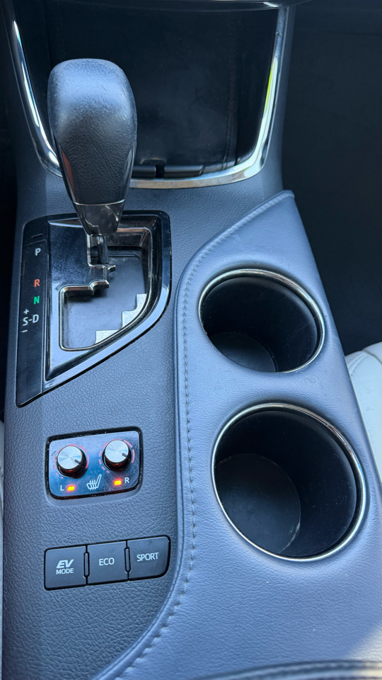 Toyota Avalon Hybrid 4dr Sdn XLE Premium (Natl) 2015