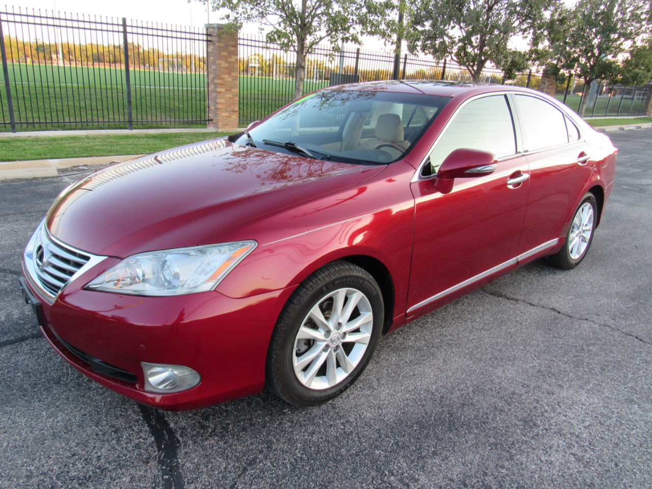 2010 Lexus ES 350 photo 2