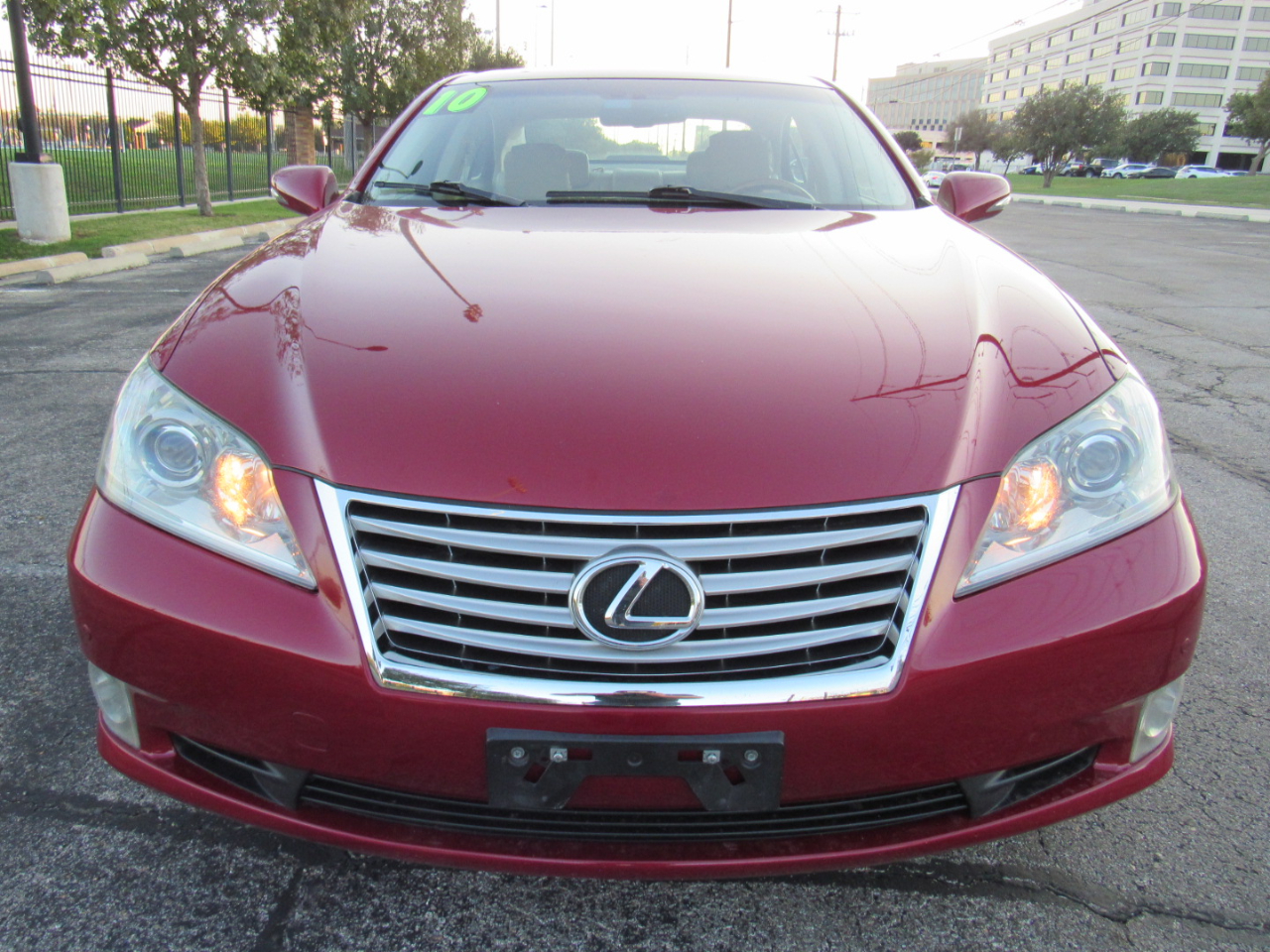2010 Lexus ES 350 photo 3