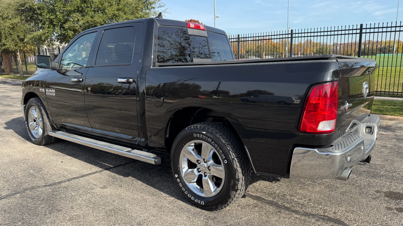 RAM 1500 Lone Star 4x2 Crew Cab 5'7" Box 2017