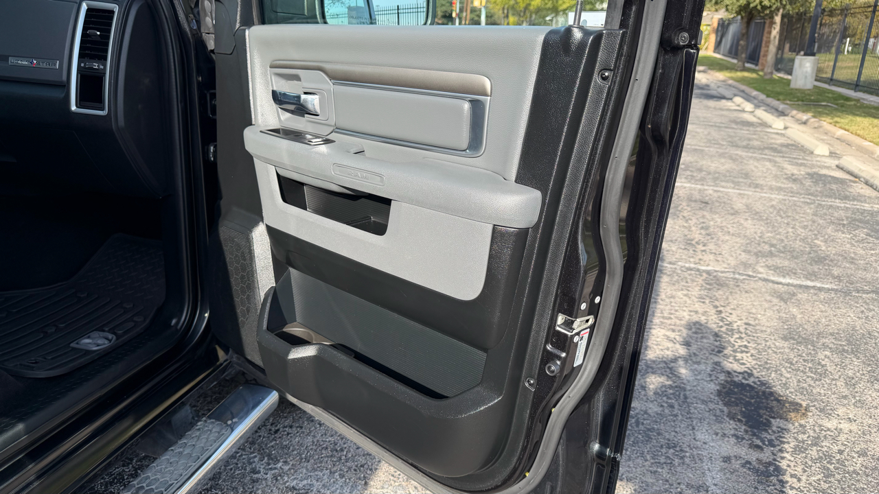 RAM 1500 Lone Star 4x2 Crew Cab 5'7" Box 2017