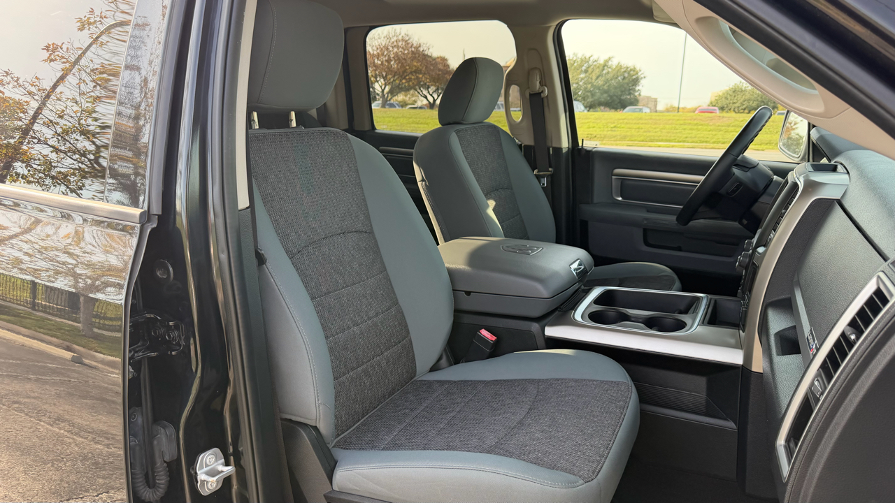 RAM 1500 Lone Star 4x2 Crew Cab 5'7" Box 2017