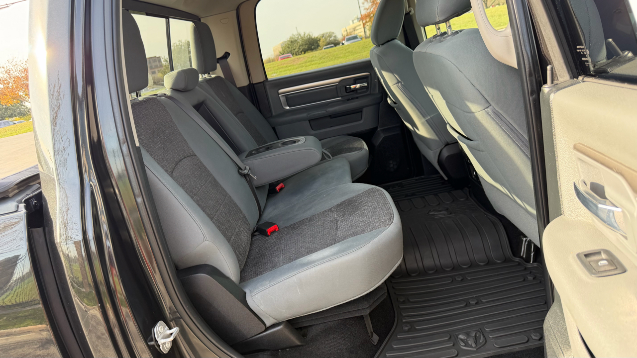 RAM 1500 Lone Star 4x2 Crew Cab 5'7" Box 2017