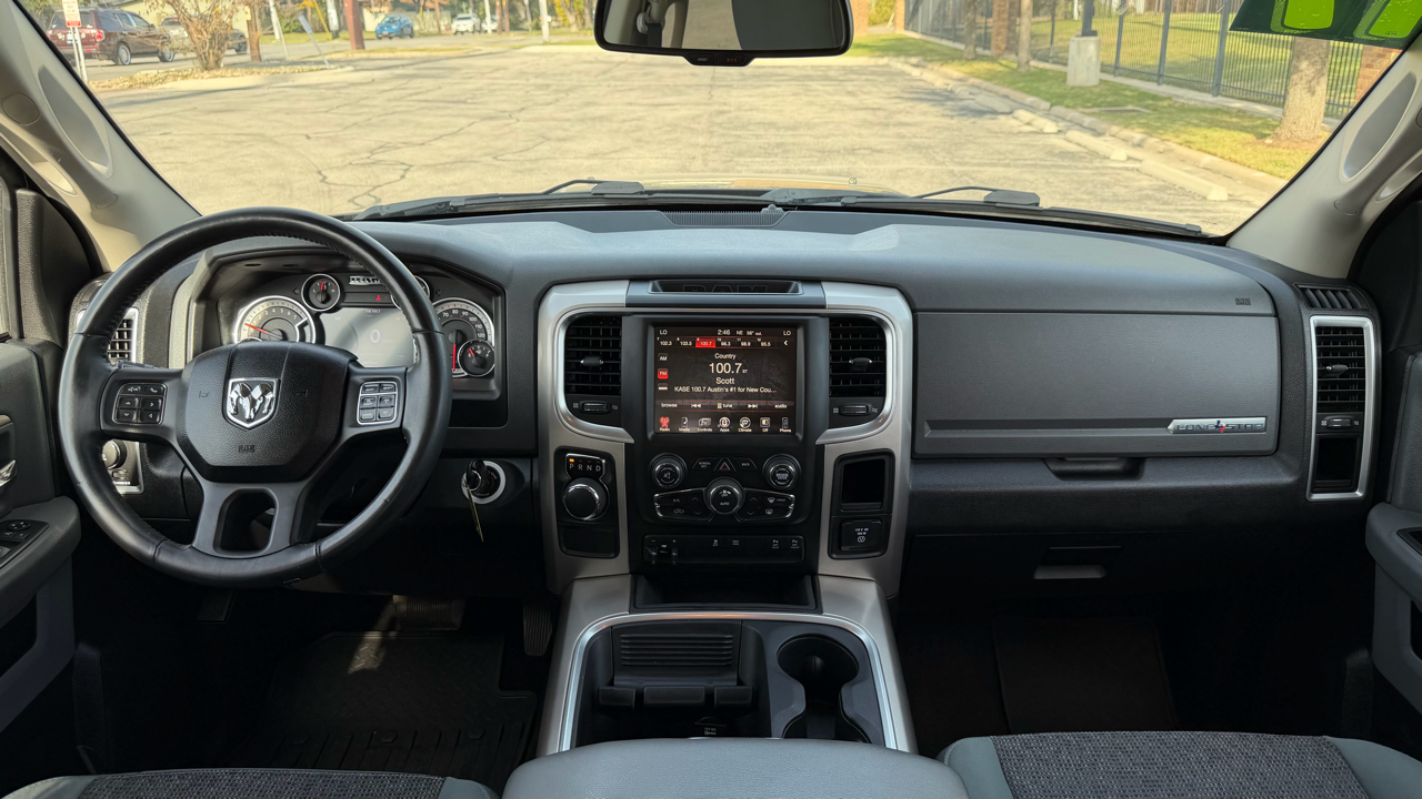 RAM 1500 Lone Star 4x2 Crew Cab 5'7" Box 2017