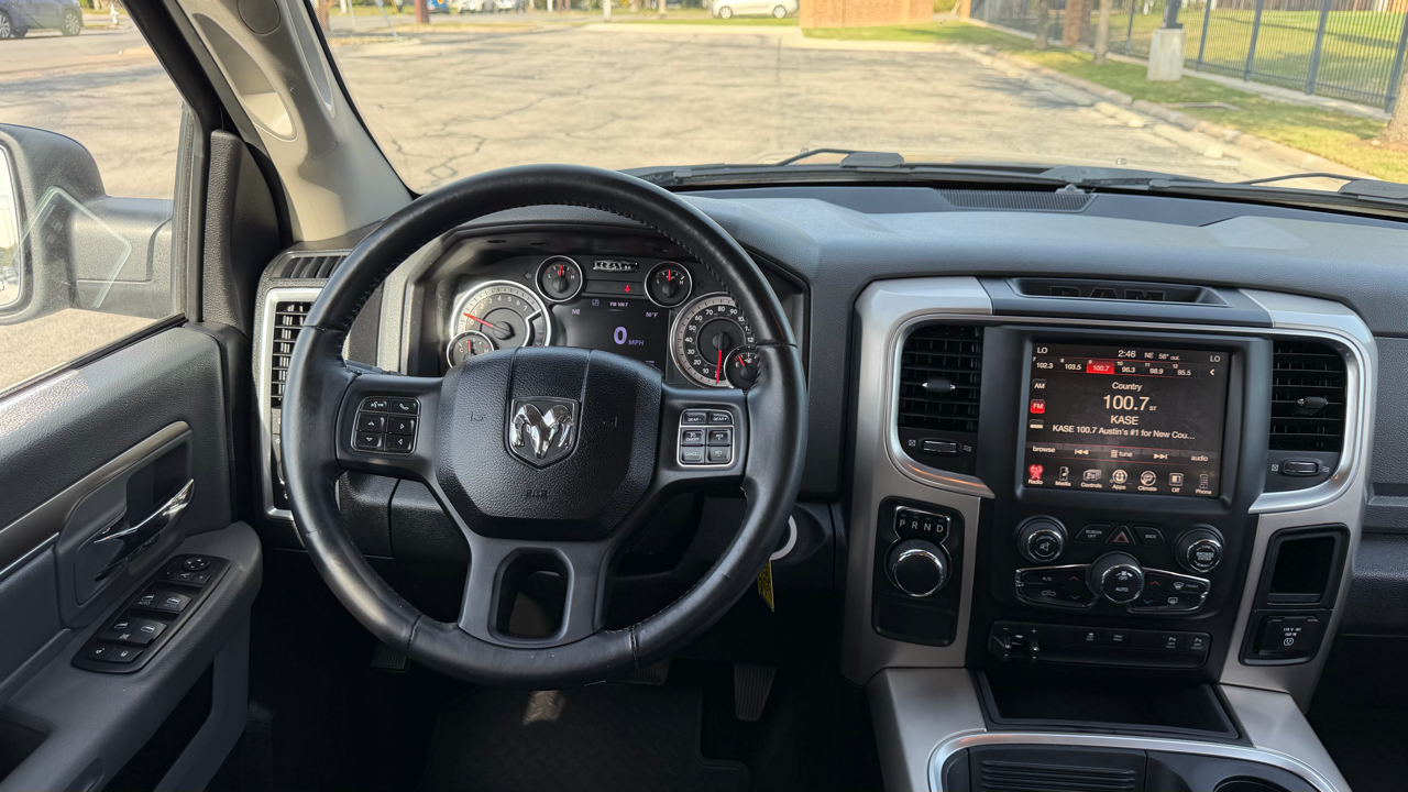 RAM 1500 Lone Star 4x2 Crew Cab 5'7" Box 2017