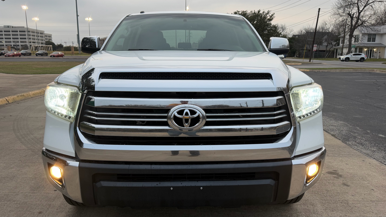 Toyota Tundra 4WD Truck CrewMax 5.7L FFV V8 6-Spd AT SR5 (Natl) 2016